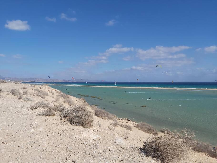 Appartamento Bouganville Con Terrazza E Piscina Corralejo Bagian luar foto