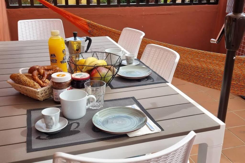 Appartamento Bouganville Con Terrazza E Piscina Corralejo Bagian luar foto